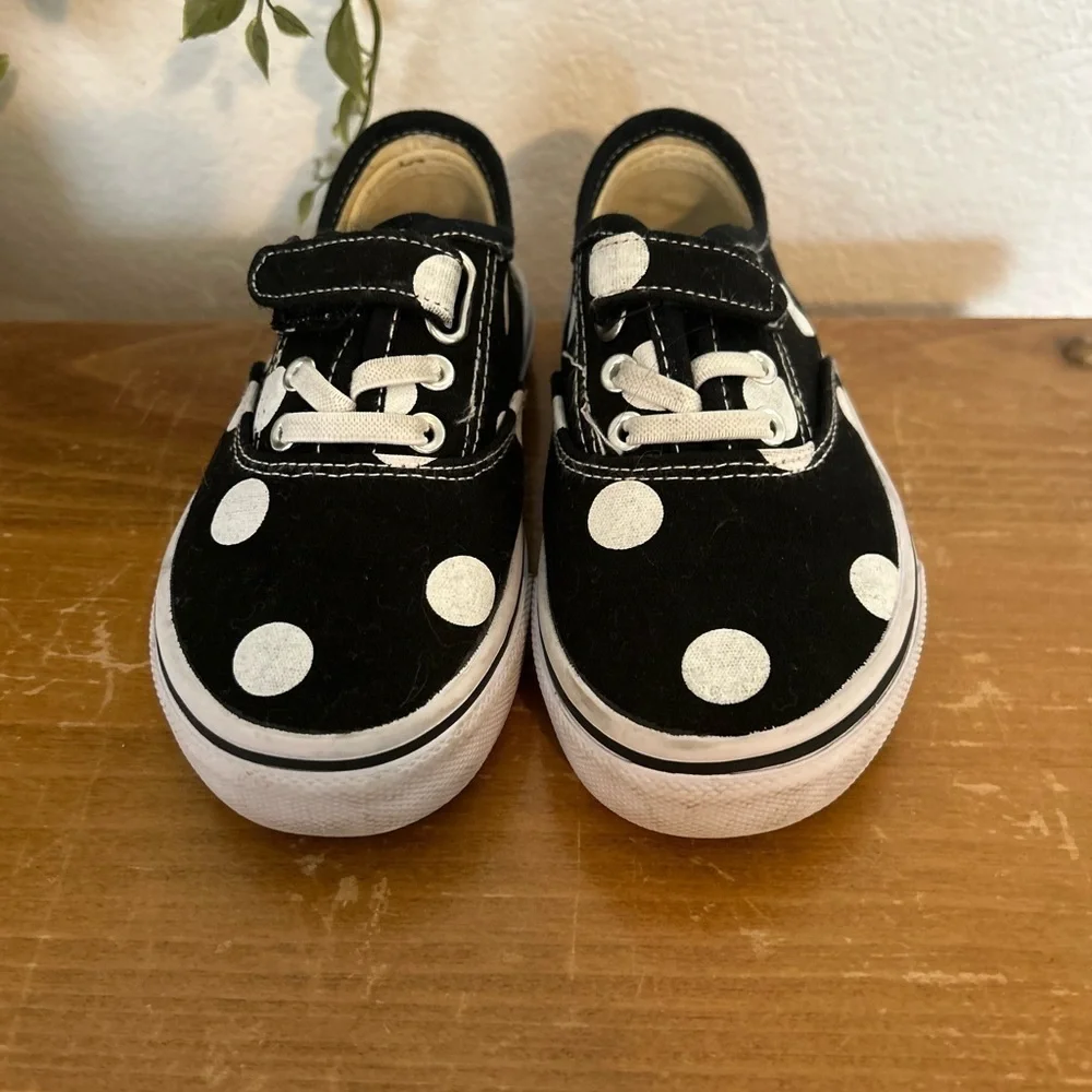 Kids Black and White Polka Dot Shoes Size 10